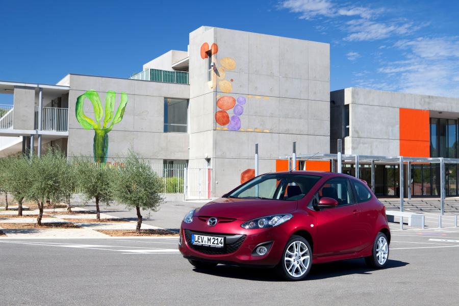  Mazda2 3-Door 2011 года  (фото 7 из 40)